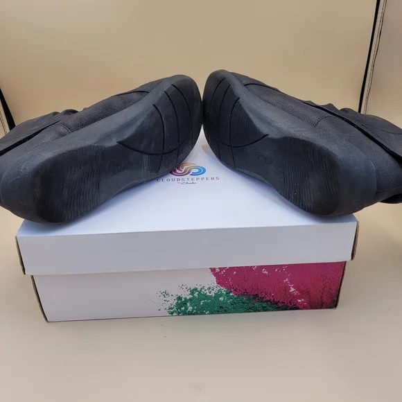 Womens Clarks Cloudsteppers Sillian Sway Black Faux Suede Ankle Boots Size 6.5 - Picture 6 of 7
